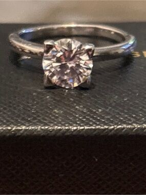 Elegant Silver Manmade - Moisanite Diamond Ring Size 9